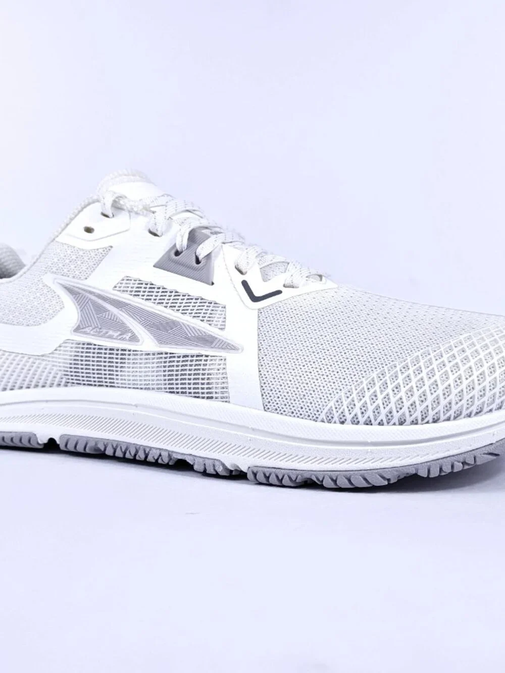 Altra Solstice XT 3 Womens 10.5 Cross Training Running Gym Shoes White